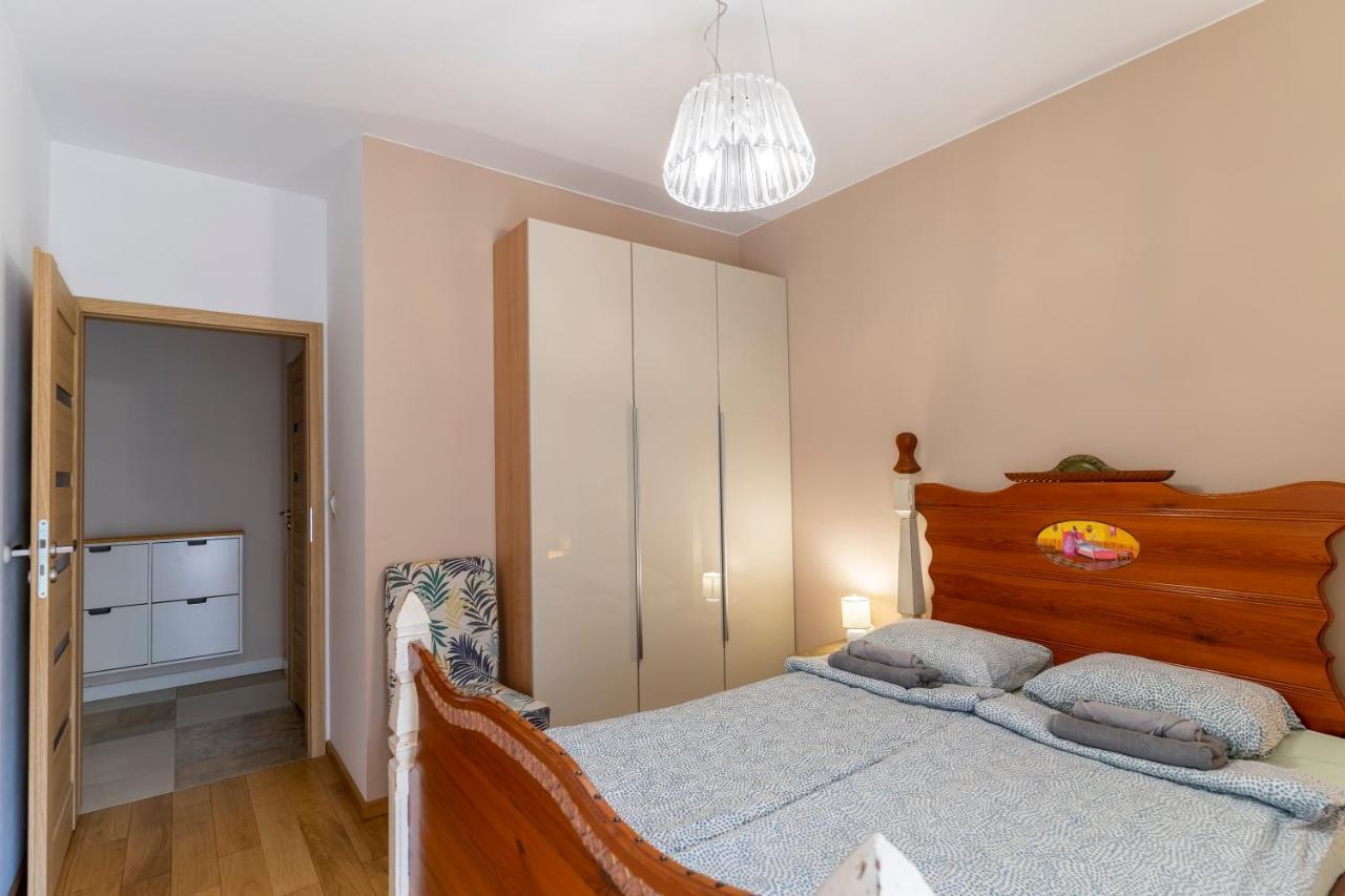 First -- Green Zoliborz Apartment 1 Варшава Экстерьер фото