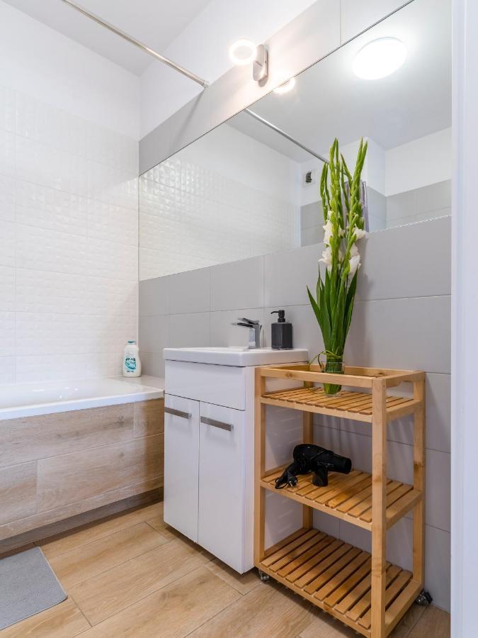 First -- Green Zoliborz Apartment 1 Варшава Экстерьер фото